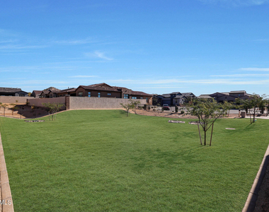 7276 E Calle Primera Vista - Photo Thumbnail 38