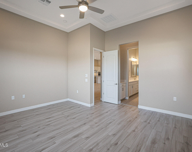 7276 E Calle Primera Vista - Photo Thumbnail 11