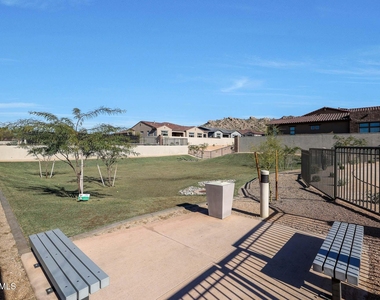7276 E Calle Primera Vista - Photo Thumbnail 29