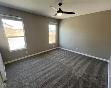 8530 W Millerton Way - Photo Thumbnail 10