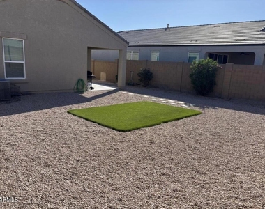 8530 W Millerton Way - Photo Thumbnail 18