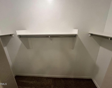8530 W Millerton Way - Photo Thumbnail 15