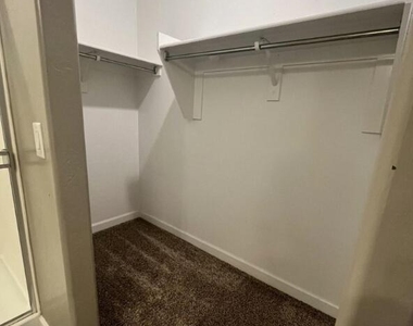 8530 W Millerton Way - Photo Thumbnail 14