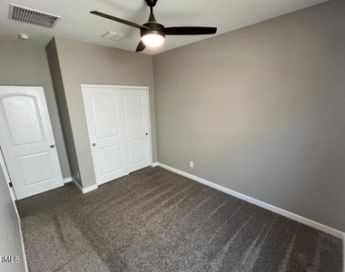 8530 W Millerton Way - Photo Thumbnail 7