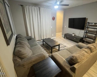 8530 W Millerton Way - Photo Thumbnail 3