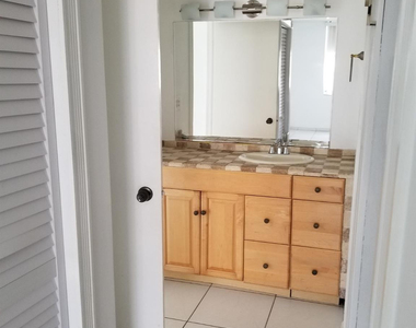500 Bayview Drive - Photo Thumbnail 1