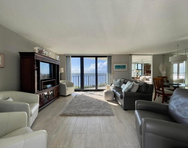 5420 N Ocean Avenue - Photo Thumbnail 5