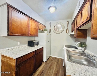 240 S Doran -- - Photo Thumbnail 3