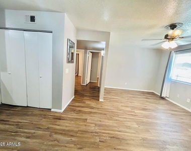 240 S Doran -- - Photo Thumbnail 10