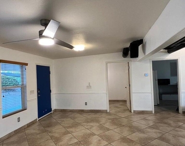 1613 W Mountain View Road - Photo Thumbnail 1