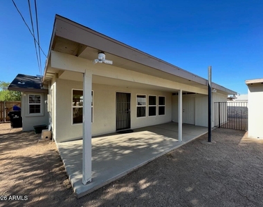 1613 W Mountain View Road - Photo Thumbnail 13