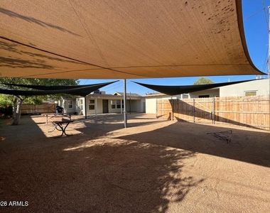 1613 W Mountain View Road - Photo Thumbnail 15