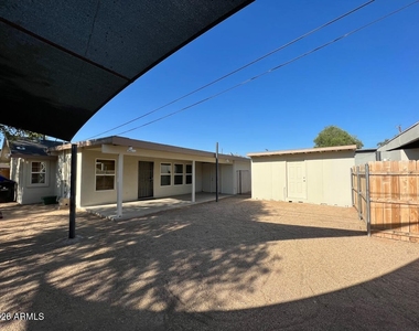 1613 W Mountain View Road - Photo Thumbnail 14