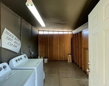 1613 W Mountain View Road - Photo Thumbnail 17