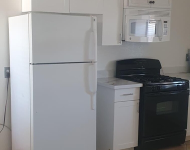 1613 W Mountain View Road - Photo Thumbnail 4