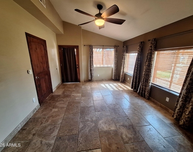 7508 E Cambridge Avenue - Photo Thumbnail 15