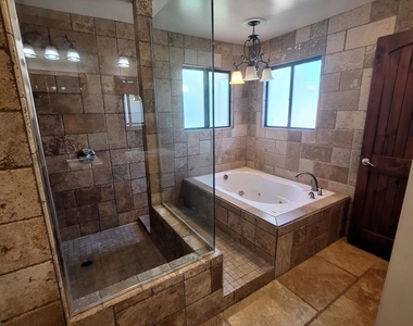7508 E Cambridge Avenue - Photo Thumbnail 18