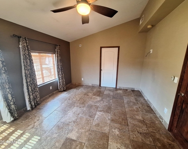 7508 E Cambridge Avenue - Photo Thumbnail 17