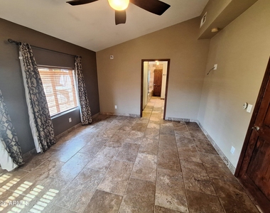 7508 E Cambridge Avenue - Photo Thumbnail 16