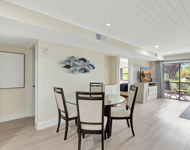 4885 Se Capstan Avenue - Photo Thumbnail 2