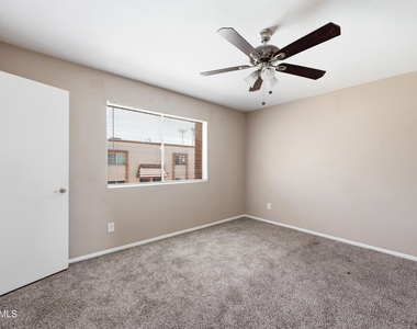 10411 N 11th Avenue - Photo Thumbnail 10