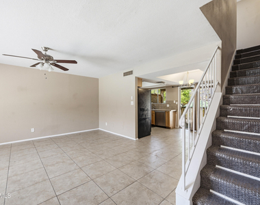 10411 N 11th Avenue - Photo Thumbnail 1