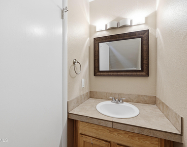 10411 N 11th Avenue - Photo Thumbnail 9