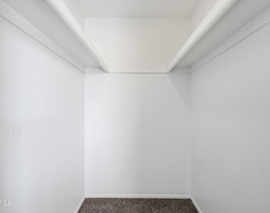 10411 N 11th Avenue - Photo Thumbnail 12