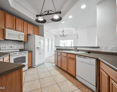 8245 E Bell Road - Photo Thumbnail 9