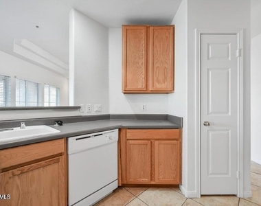 8245 E Bell Road - Photo Thumbnail 13
