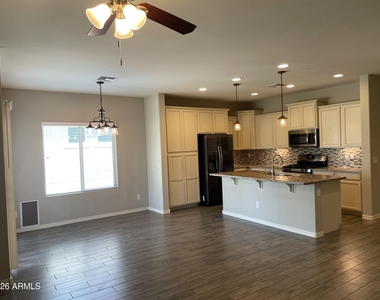 16500 N 181st Avenue - Photo Thumbnail 7