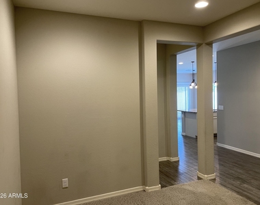 16500 N 181st Avenue - Photo Thumbnail 5