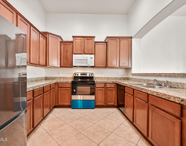 7136 W Forest Grove Avenue - Photo Thumbnail 3