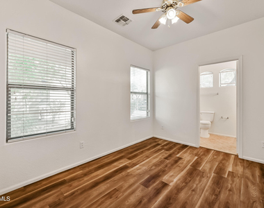 7136 W Forest Grove Avenue - Photo Thumbnail 17