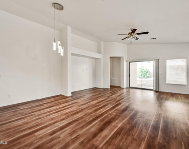 7136 W Forest Grove Avenue - Photo Thumbnail 7