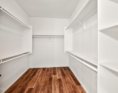 7136 W Forest Grove Avenue - Photo Thumbnail 15