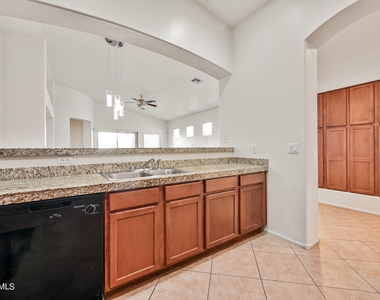 7136 W Forest Grove Avenue - Photo Thumbnail 4