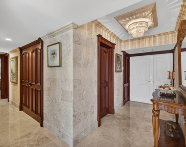 3400 N Ocean Drive - Photo Thumbnail 2