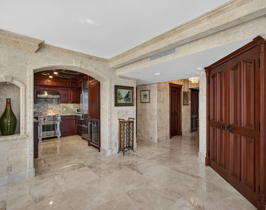 3400 N Ocean Drive - Photo Thumbnail 16