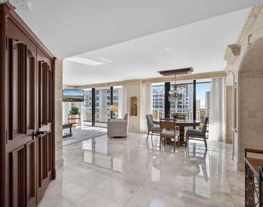 3400 N Ocean Drive - Photo Thumbnail 4