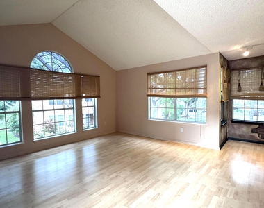 1011 Crystal Way - Photo Thumbnail 1
