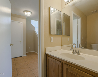 4349 N 111th Lane - Photo Thumbnail 8
