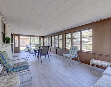 543 Se Greenway Terrace - Photo Thumbnail 14