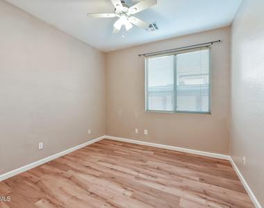 6222 W Wikieup Lane - Photo Thumbnail 17