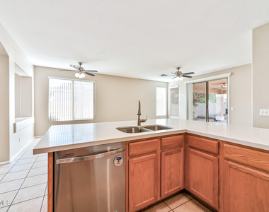 6222 W Wikieup Lane - Photo Thumbnail 8