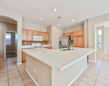 6222 W Wikieup Lane - Photo Thumbnail 6