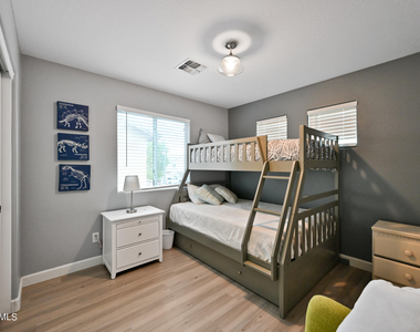 11563 W Jackson Street - Photo Thumbnail 20