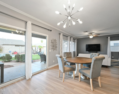 11563 W Jackson Street - Photo Thumbnail 11