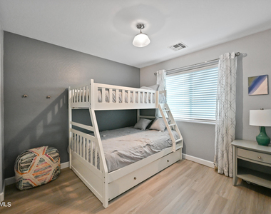 11563 W Jackson Street - Photo Thumbnail 18