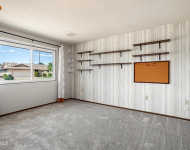 12543 W Parkwood Drive - Photo Thumbnail 11